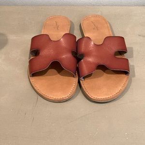 Universal threads womens sandals